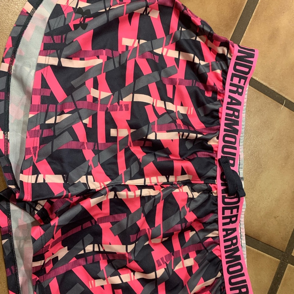 Youth large girls under armor shorts new with tags